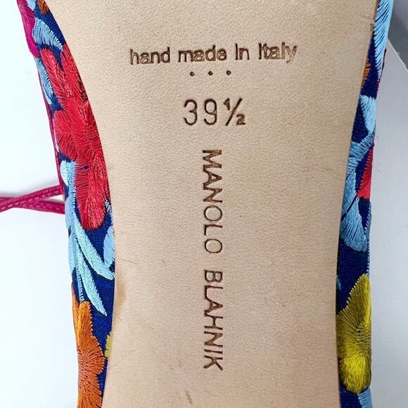 Manolo Blahnik Cotis Floral Embroidered Pumps 39.5 Blue Pink Heels - Picture 8 of 11